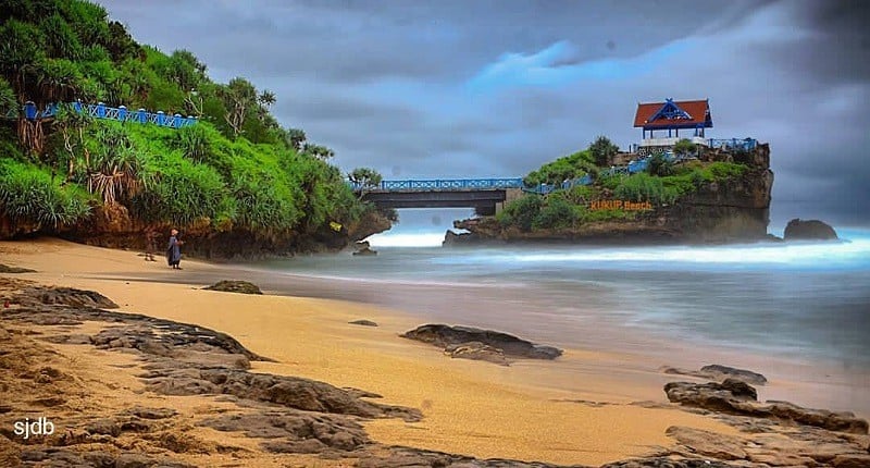 wisata pantai-kukup _2